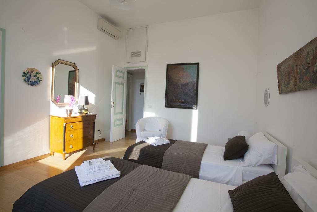 Ferienwohnung House Paganica Rom Zimmer foto